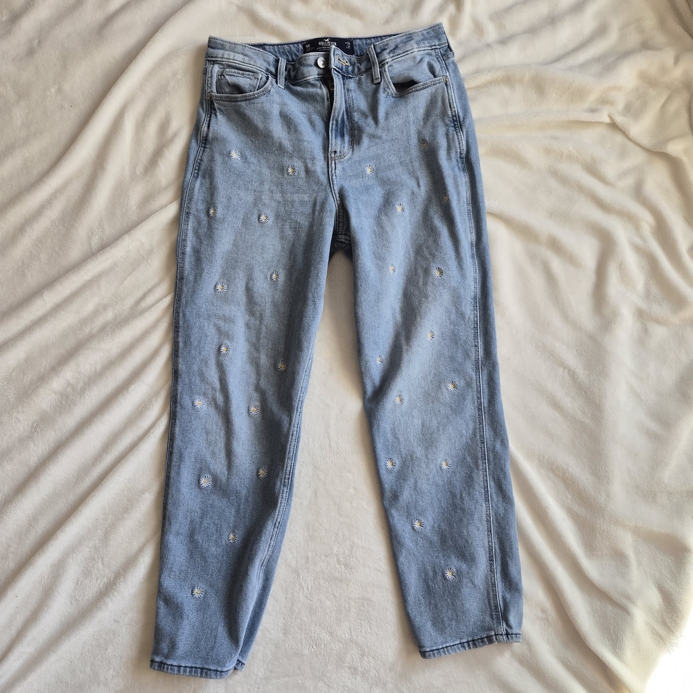 Hollister Women's Light Blue Embroidered Ultra High-Rise Jeans Size 9